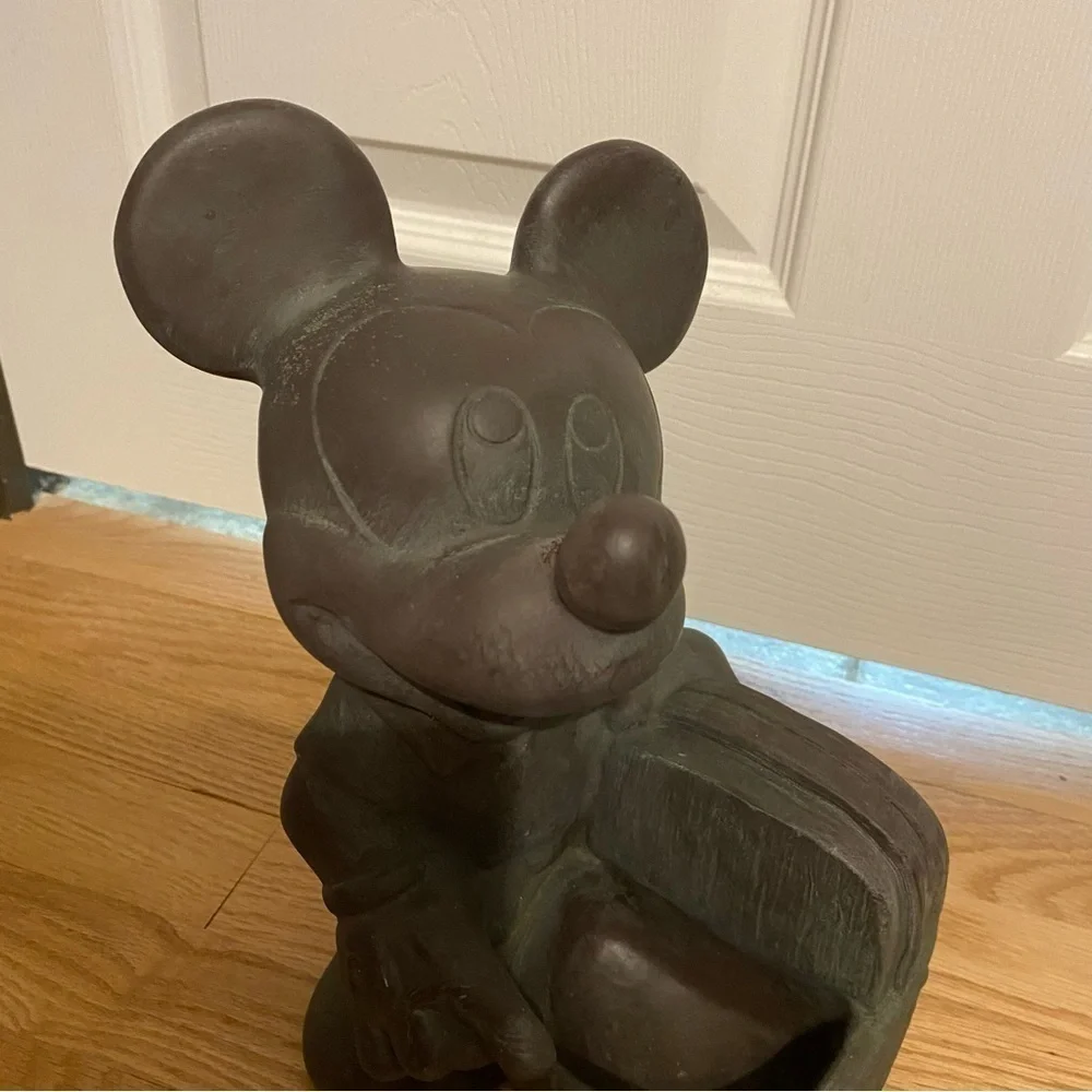 Vintage Disney Mickey Mouse Outdoor Garden Planter Statue Picnic Basket Garden